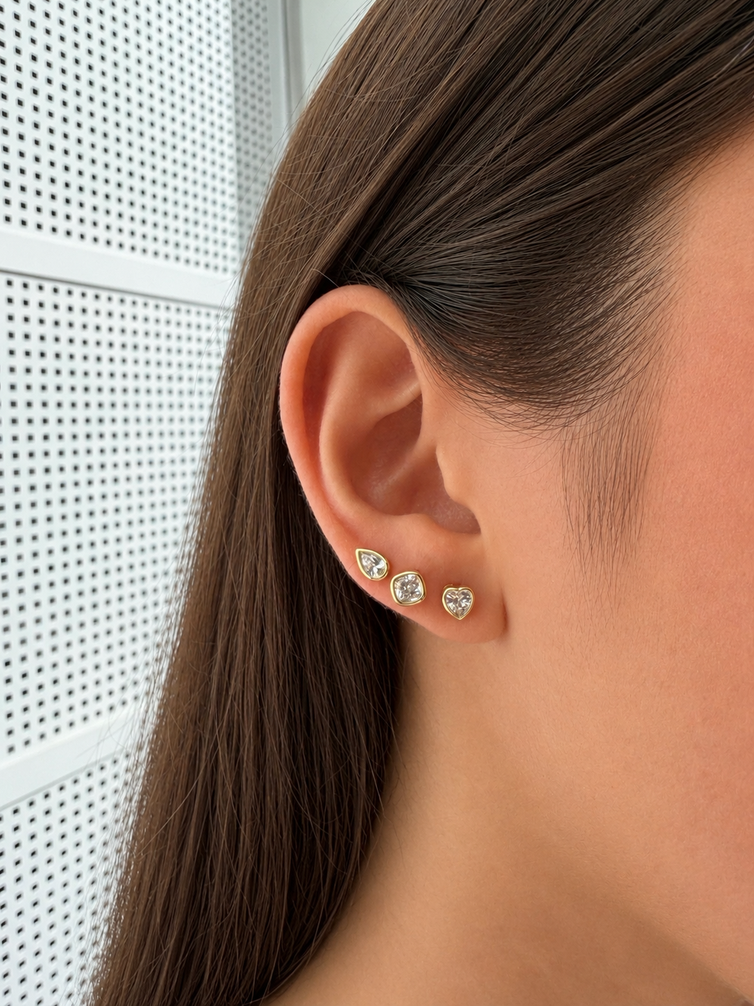 Dokos Bezel Studs